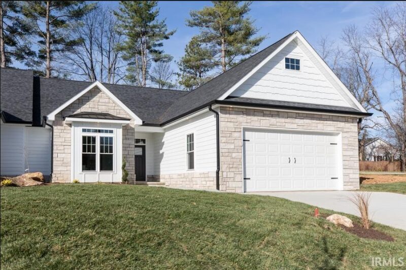 8) Red Pine Drive